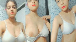 Sexy Desi Girl Shows Her Boobs | Desi Viral MMS