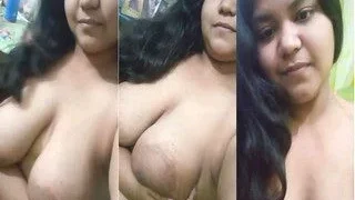 Desi Girl Shows Her Big Boobs | Desi Viral MMS