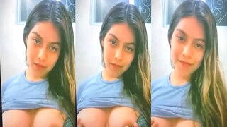 Sexy Desi Girl Shows Her Boobs | Desi Viral MMS