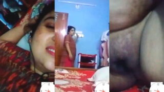 Desi Bhabhi Shows Pussy Onn VC | Desi Viral MMS
