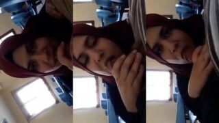 Sexy Hijabi Gf Sucking After Class | Desi Viral MMS